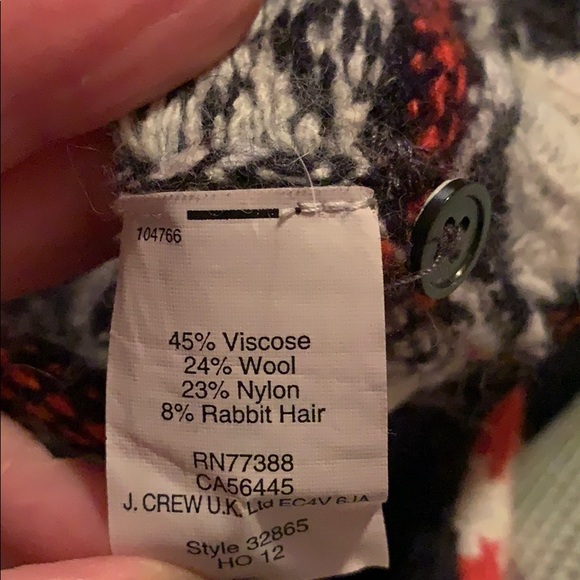 2 sweaters - Picture 7 of 7